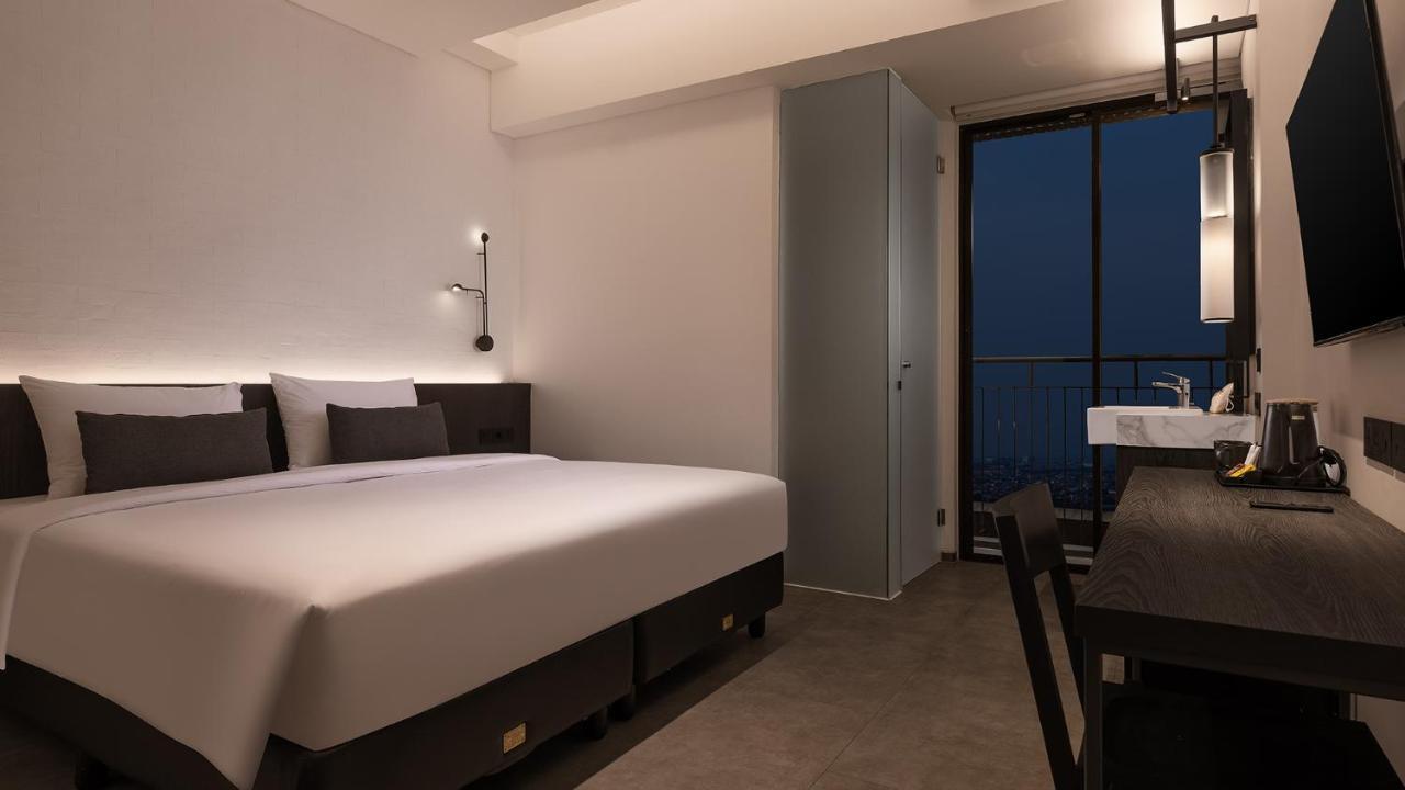 Rez Hotel Семаранг Экстерьер фото